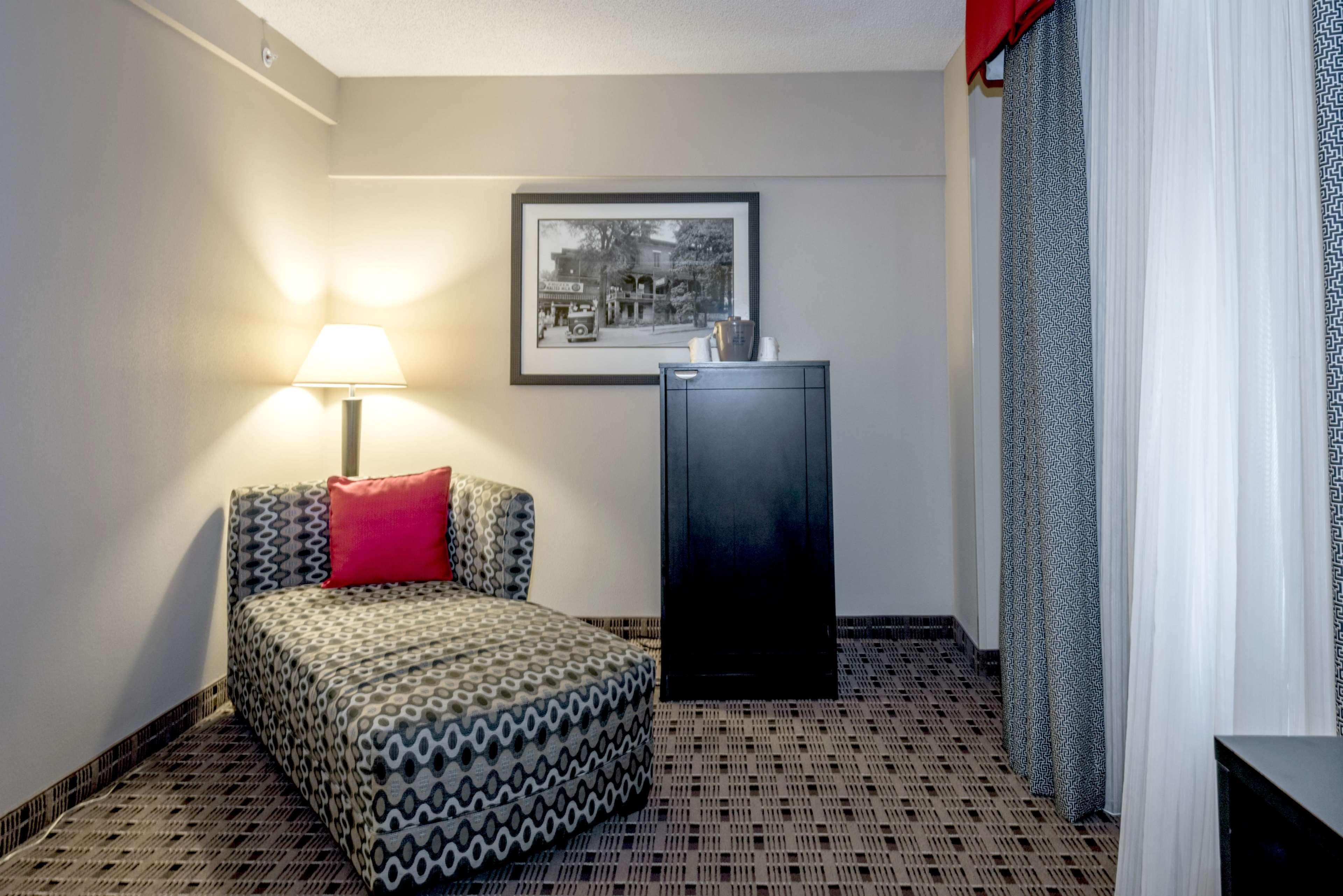 Hampton & Montgomery-downtown Hotel 3*