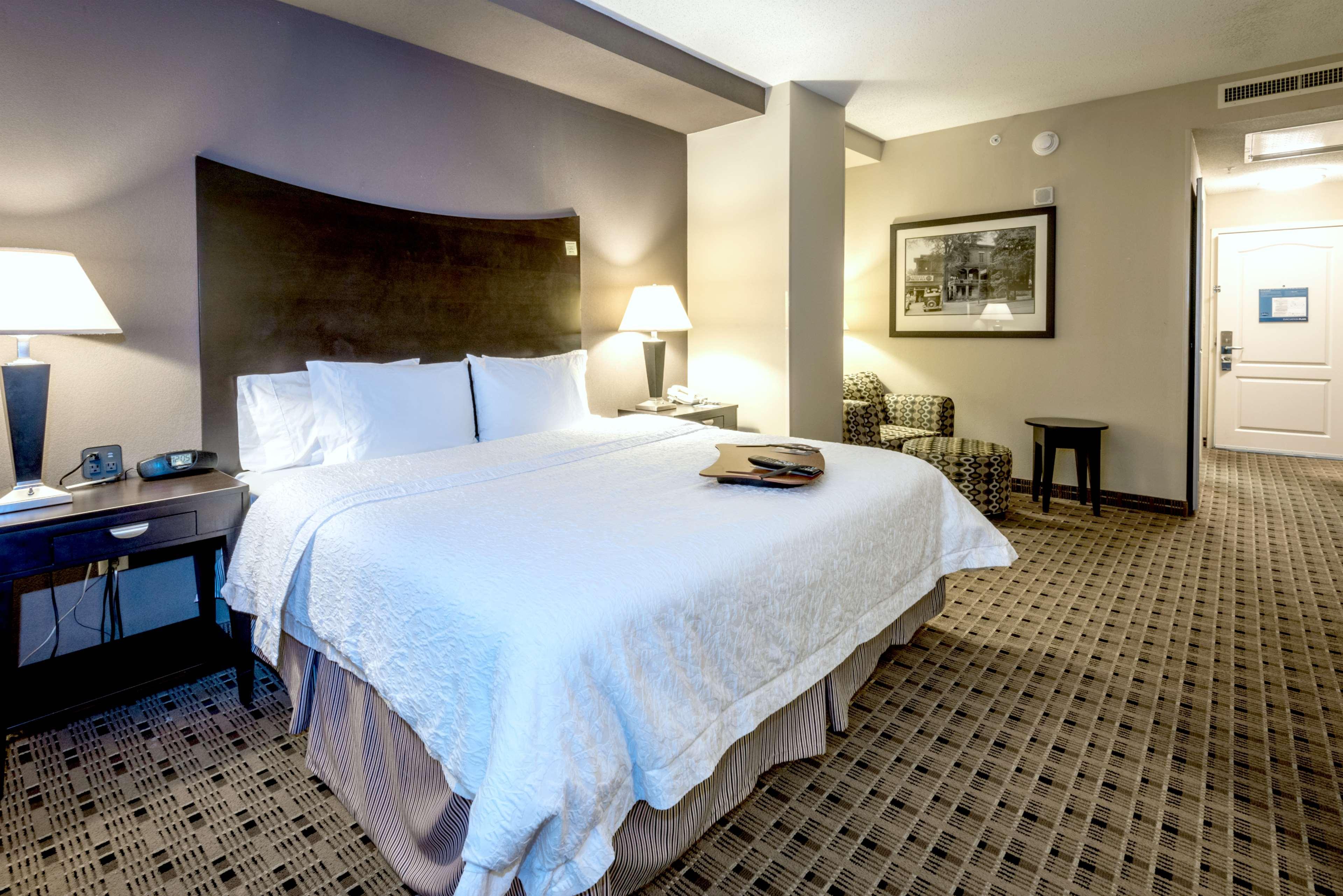 Hampton & Montgomery-downtown Hotel